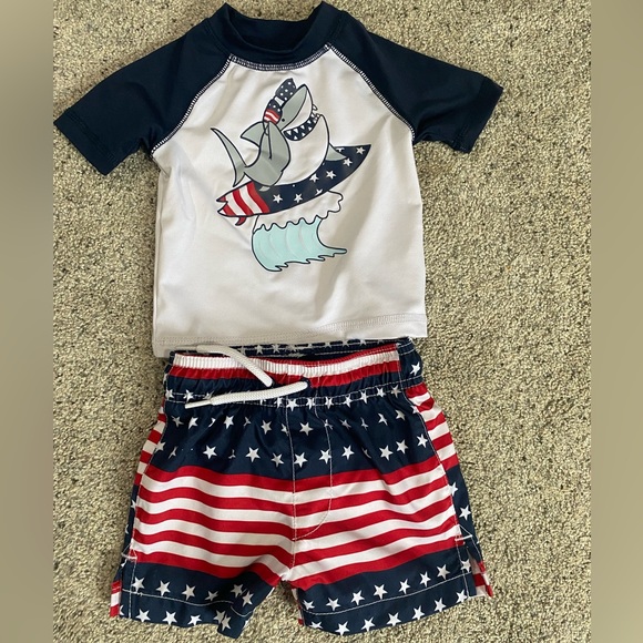The Children's Place Other - Boys swim trunks and rash guard